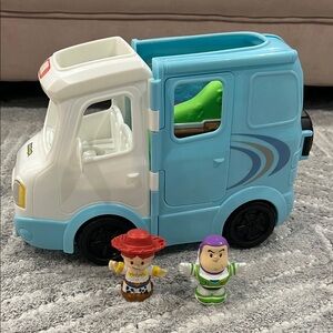 Fisher-Price Toy Story Themed RV Camper with Jessie and Buzz